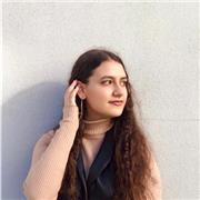 Doy clases particulares de inglés (tengo el First, Advanced y actualmente estoy estudiando Traducción e Interpretación en la UPV)